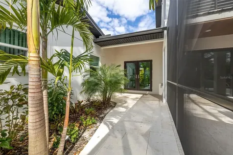639 43rd Avenue N St Petersburg FL 33703