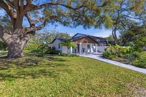 639 43rd Avenue N St Petersburg FL 33703