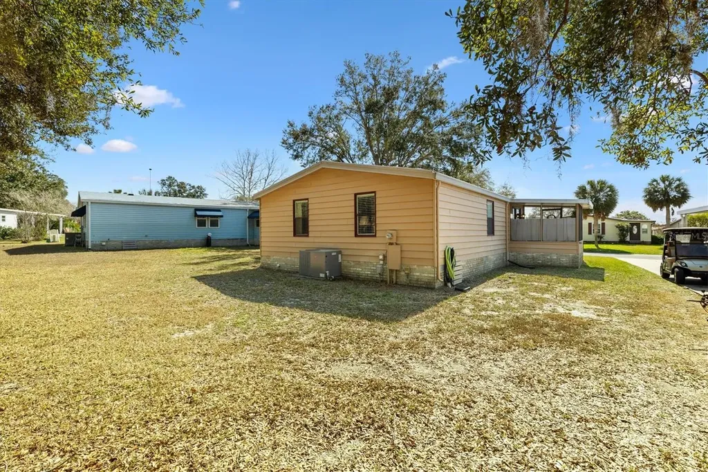 520 Saint Andrews Boulevard Lady Lake FL 32159