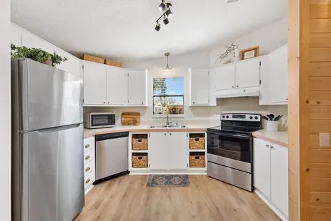 520 Saint Andrews Boulevard Lady Lake FL 32159