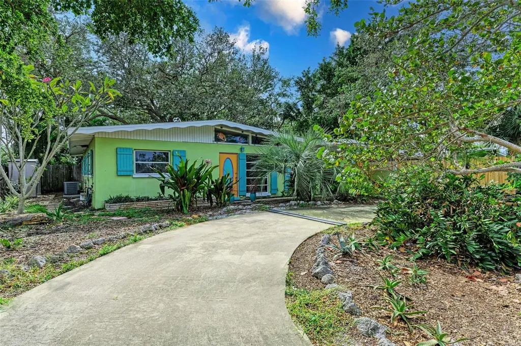2886 Wood Street Sarasota FL 34237