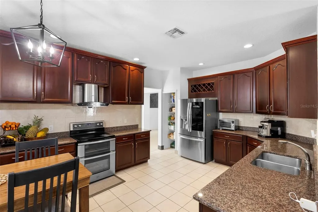 2697 Star Grass Circle Kissimmee FL 34746