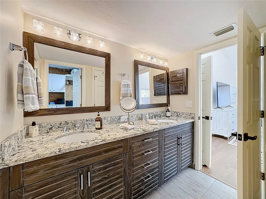 1510 Pelican Point Drive Sarasota FL 34231