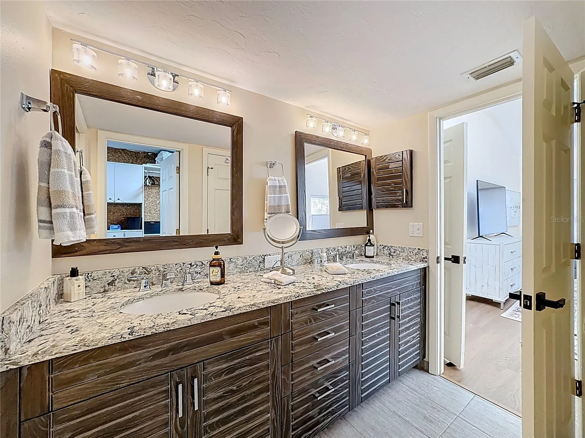 1510 Pelican Point Drive Sarasota FL 34231