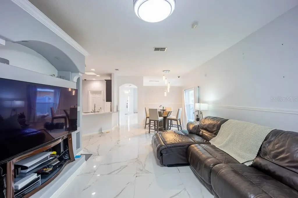 8915 Victoria Isle Place Orlando FL 32829
