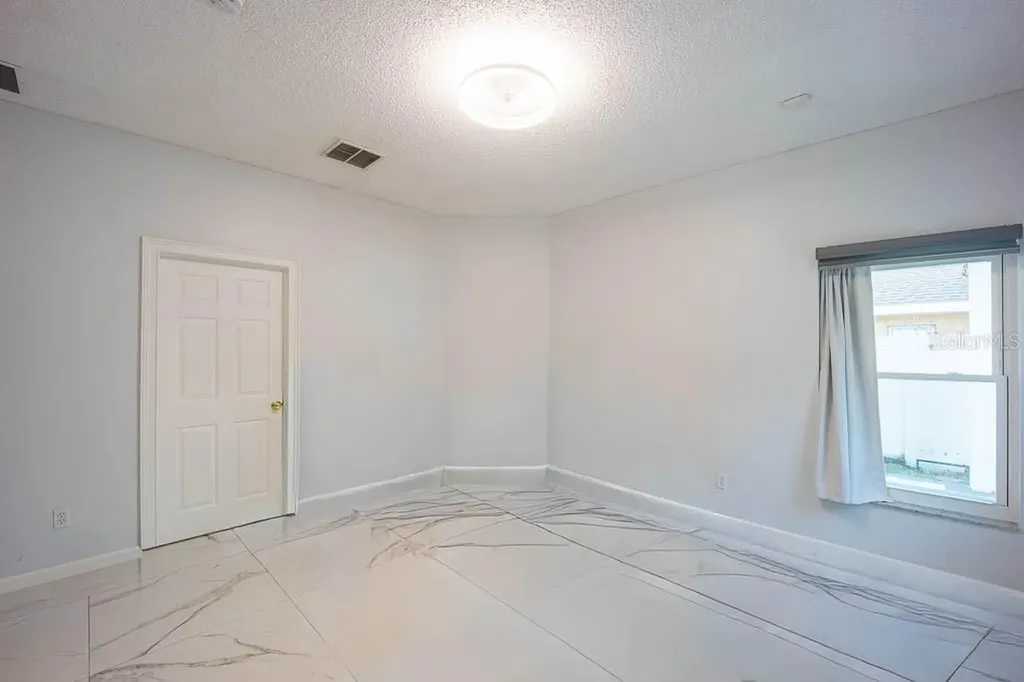 8915 Victoria Isle Place Orlando FL 32829