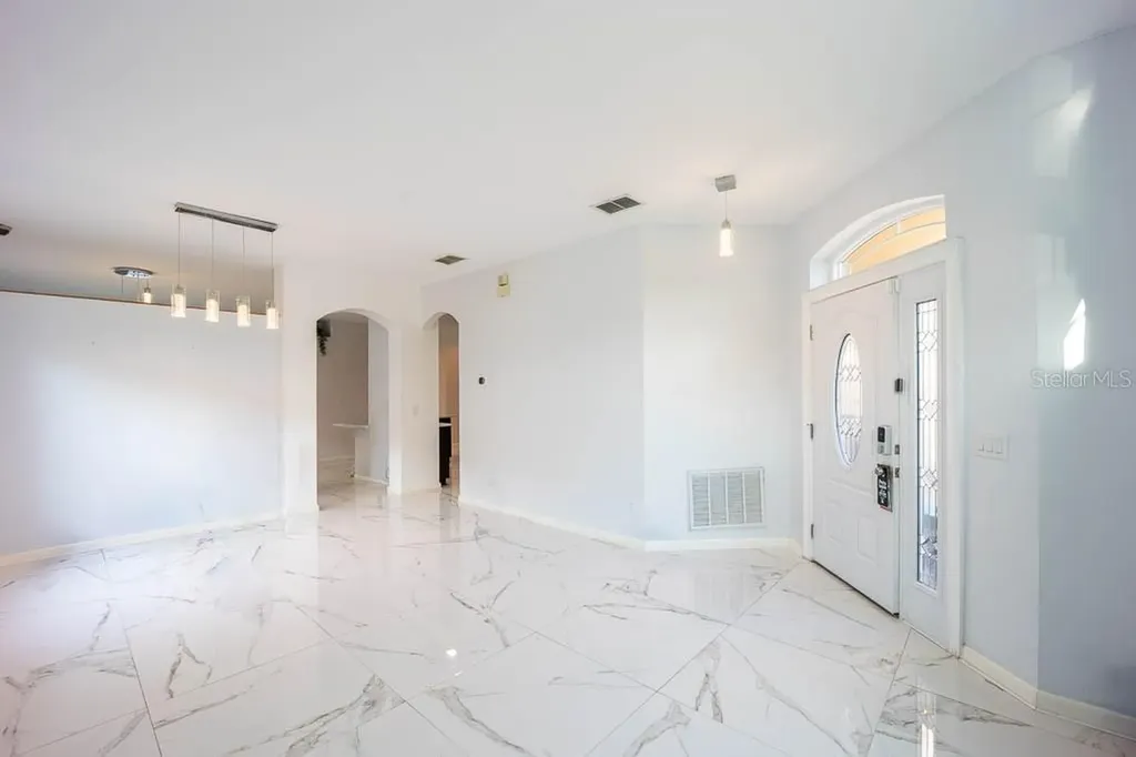 8915 Victoria Isle Place Orlando FL 32829