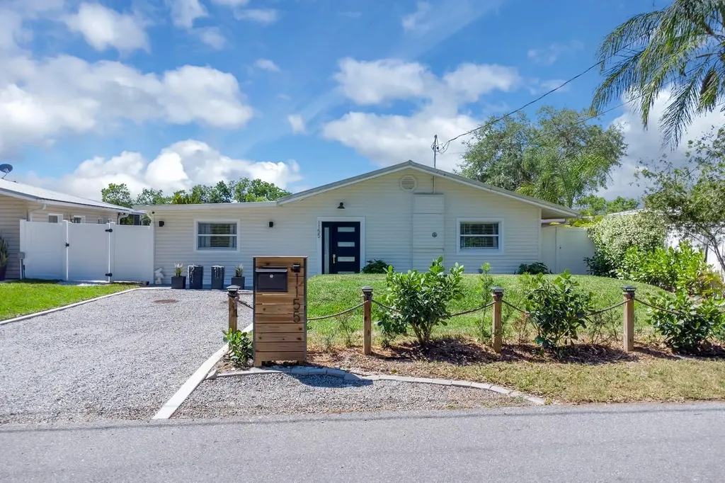 1155 Lemon Bluff Road Osteen FL 32764