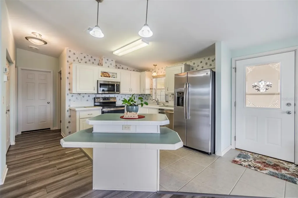 37443 Gill Avenue Zephyrhills FL 33541