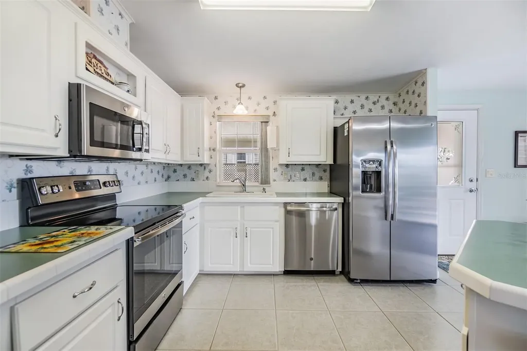 37443 Gill Avenue Zephyrhills FL 33541