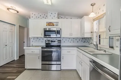 37443 Gill Avenue Zephyrhills FL 33541