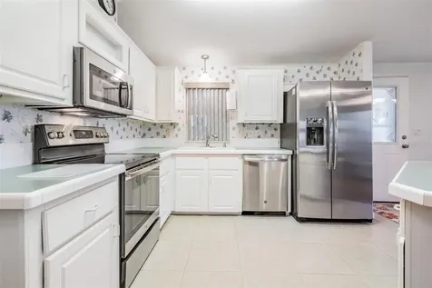 37443 Gill Avenue Zephyrhills FL 33541