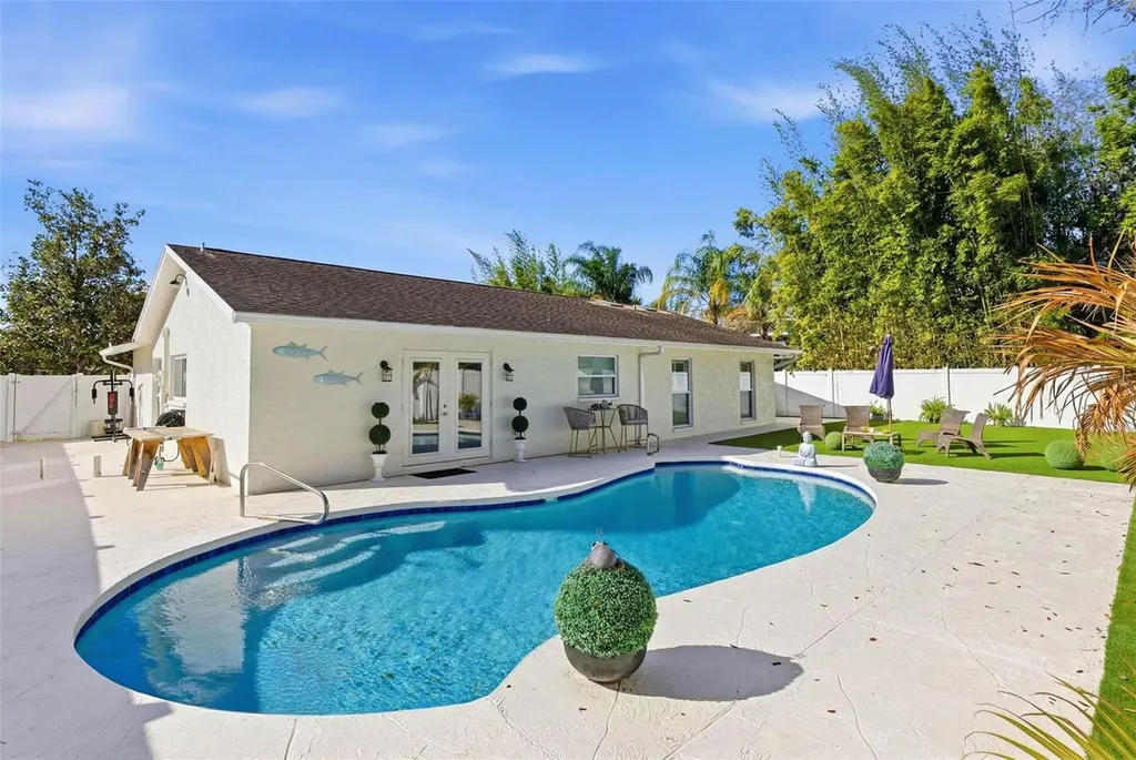 6415 Windwood Court Tampa FL 33634