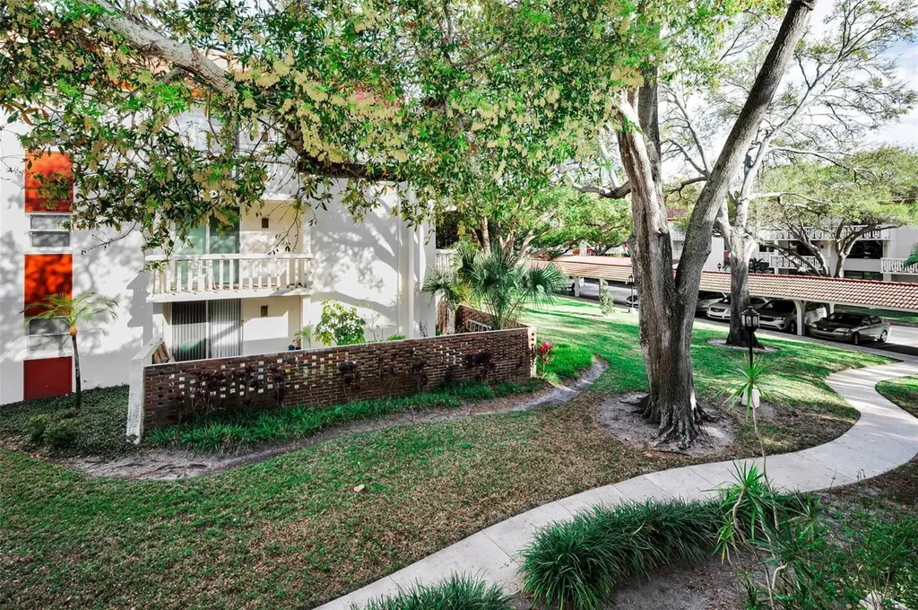 1001 Pearce Drive Clearwater FL 33764
