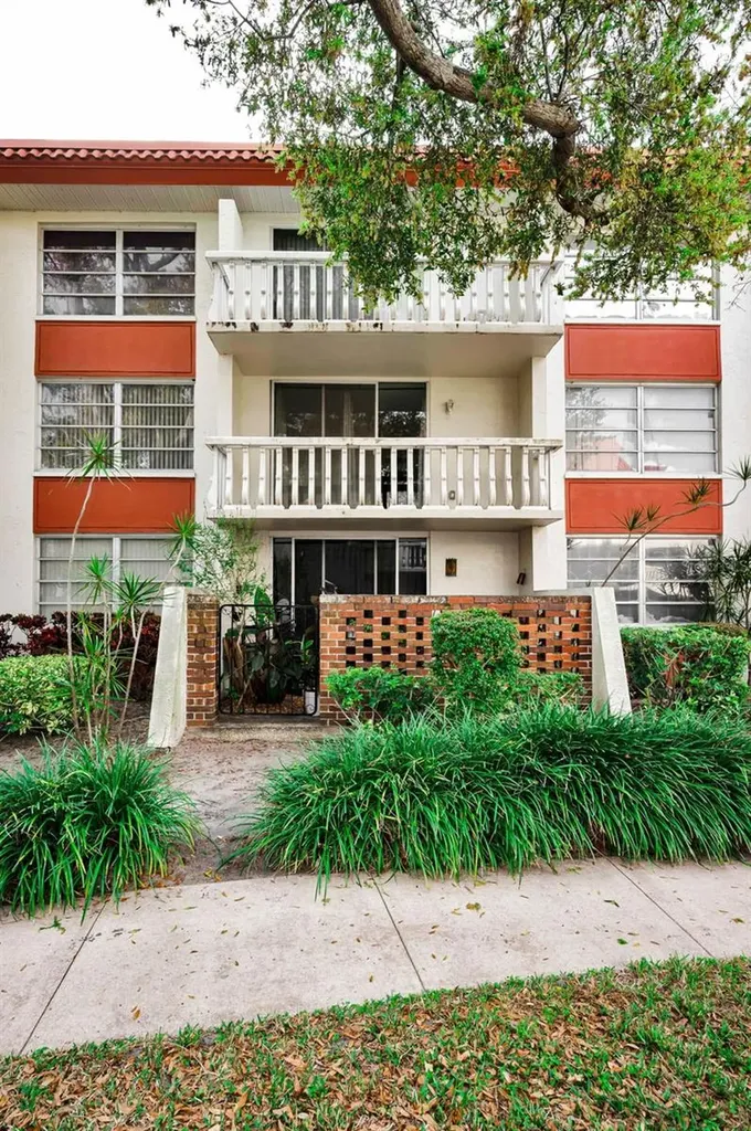 1001 Pearce Drive Clearwater FL 33764