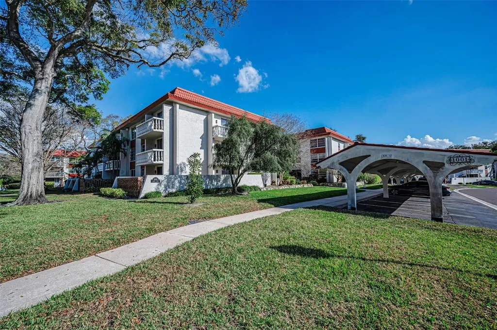 1001 Pearce Drive Clearwater FL 33764