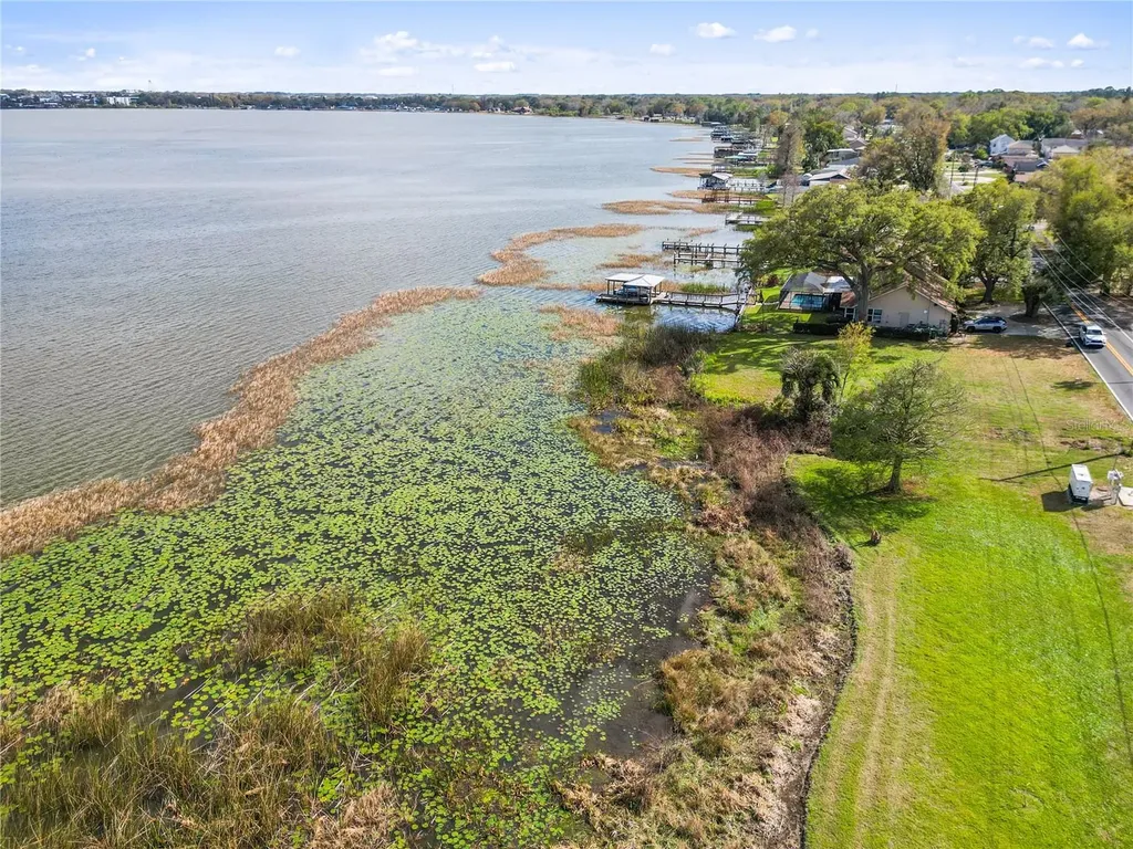 333 Lake Howard Drive NW Winter Haven FL 33880