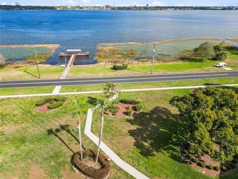 333 Lake Howard Drive NW Winter Haven FL 33880