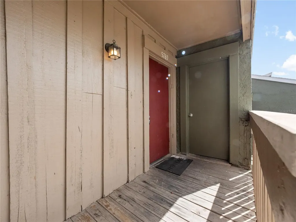 5789 Peregrine Avenue Orlando FL 32819