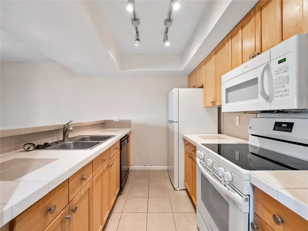 5789 Peregrine Avenue Orlando FL 32819