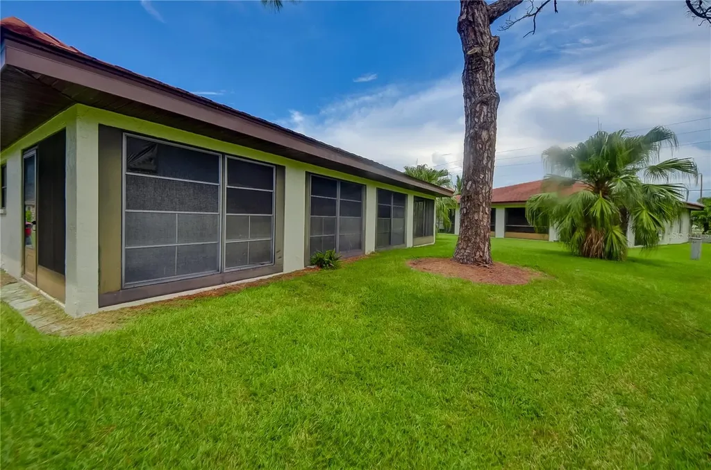 3001 Vivienda Boulevard Bradenton FL 34207
