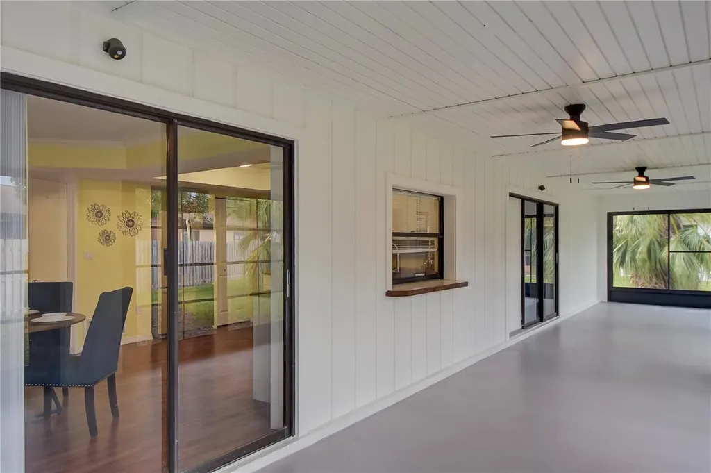 3001 Vivienda Boulevard Bradenton FL 34207