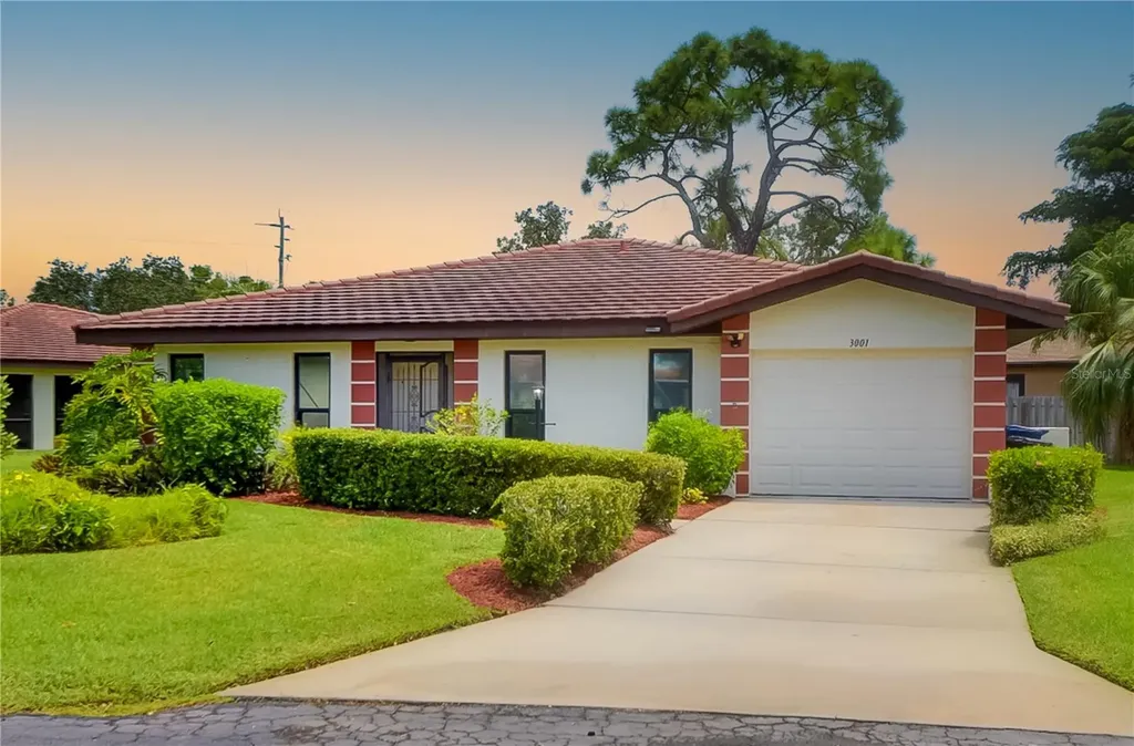 3001 Vivienda Boulevard Bradenton FL 34207