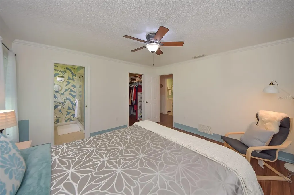 3001 Vivienda Boulevard Bradenton FL 34207