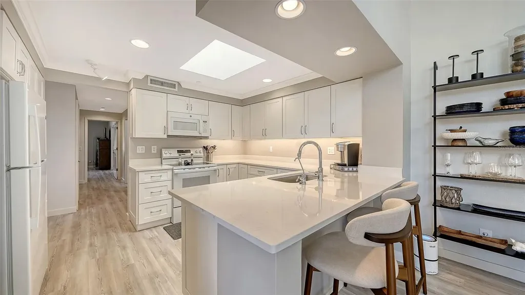 2000 Harbourside Drive Longboat Key FL 34228