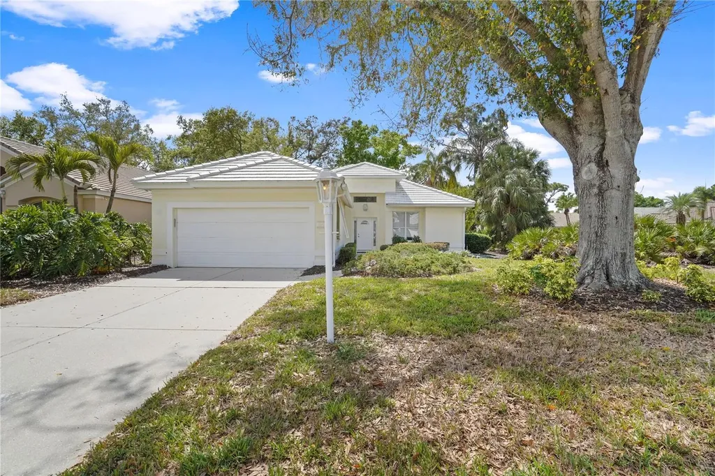 7909 Hampton Court University Park FL 34201