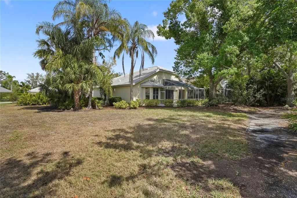 7909 Hampton Court University Park FL 34201