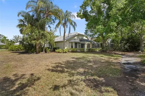 7909 Hampton Court University Park FL 34201