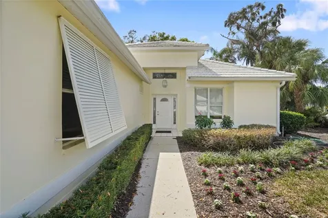 7909 Hampton Court University Park FL 34201