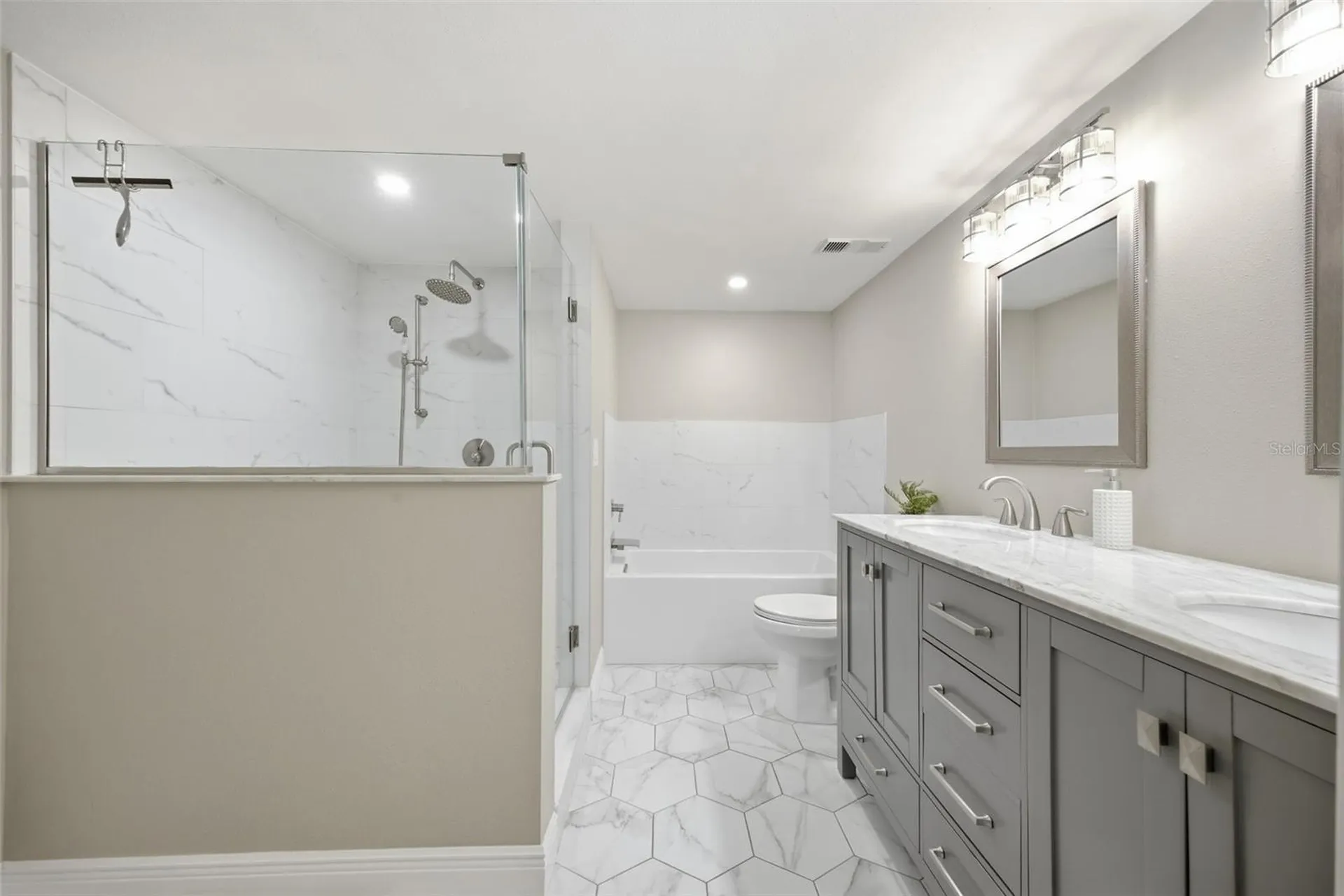 2497 Heron Terrace Clearwater FL 33762