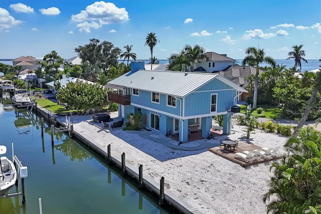 825 Tarawitt Drive Longboat Key FL 34228