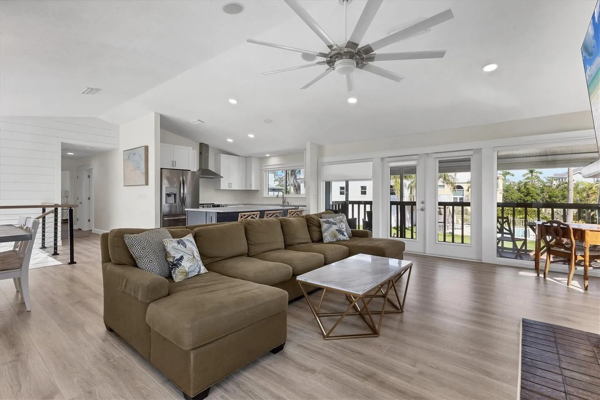 825 Tarawitt Drive Longboat Key FL 34228