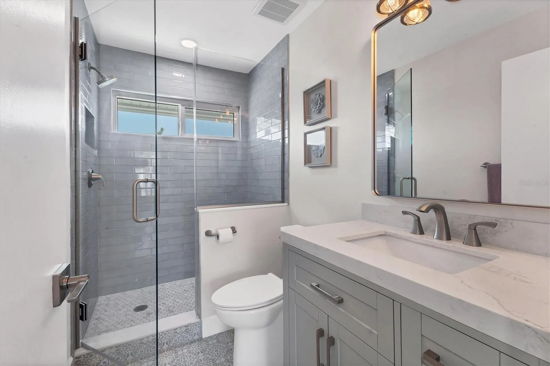 825 Tarawitt Drive Longboat Key FL 34228
