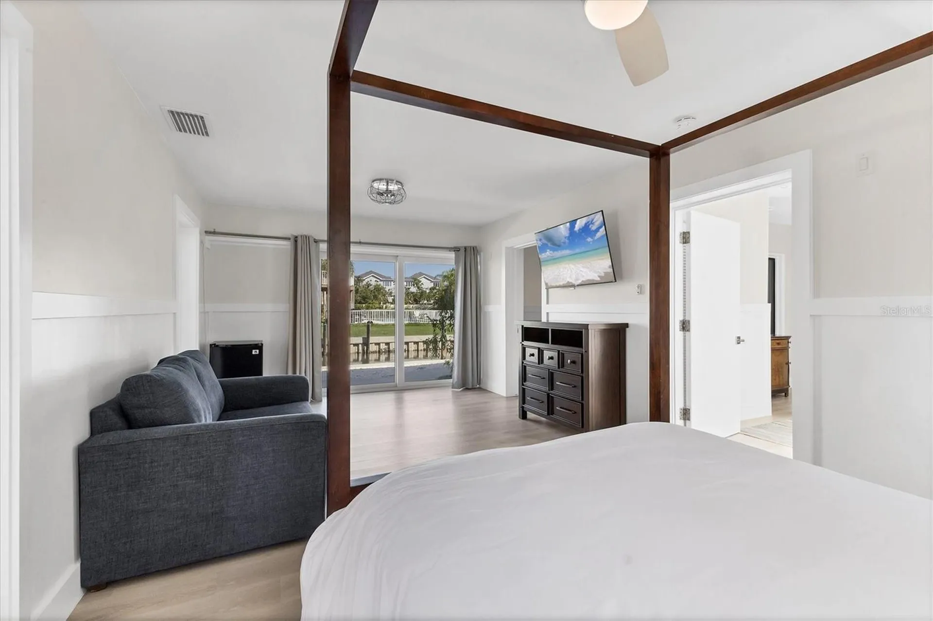 825 Tarawitt Drive Longboat Key FL 34228