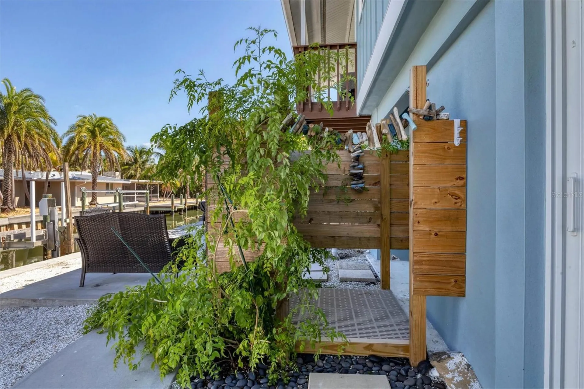 825 Tarawitt Drive Longboat Key FL 34228