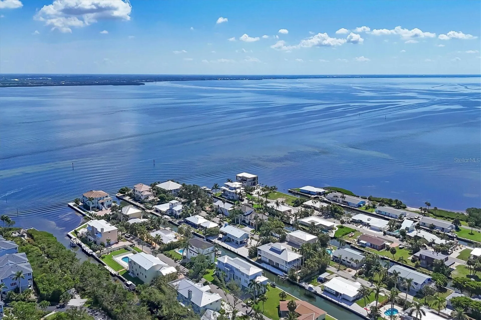 825 Tarawitt Drive Longboat Key FL 34228
