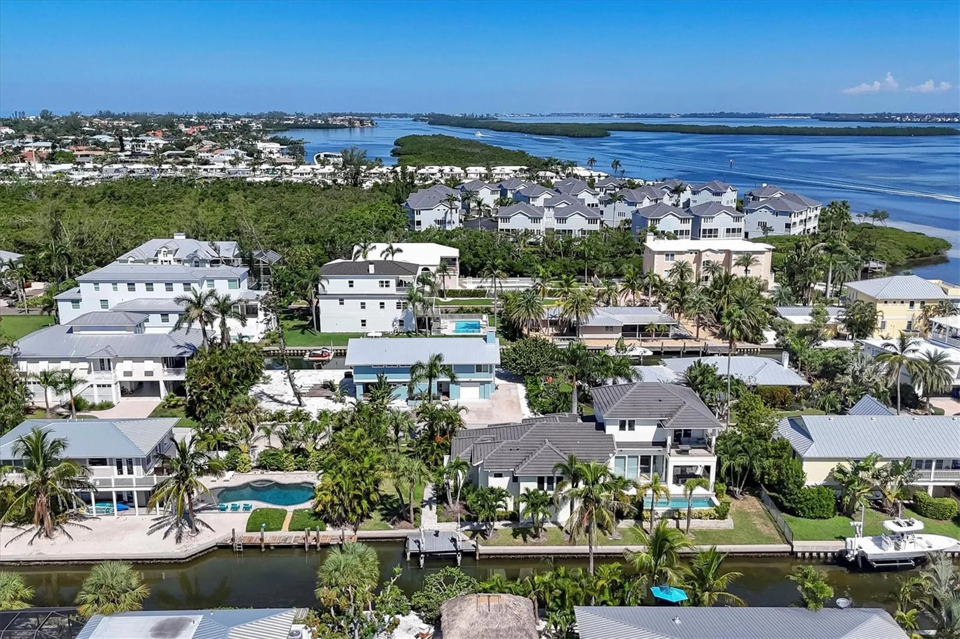 825 Tarawitt Drive Longboat Key FL 34228