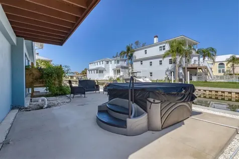 825 Tarawitt Drive Longboat Key FL 34228