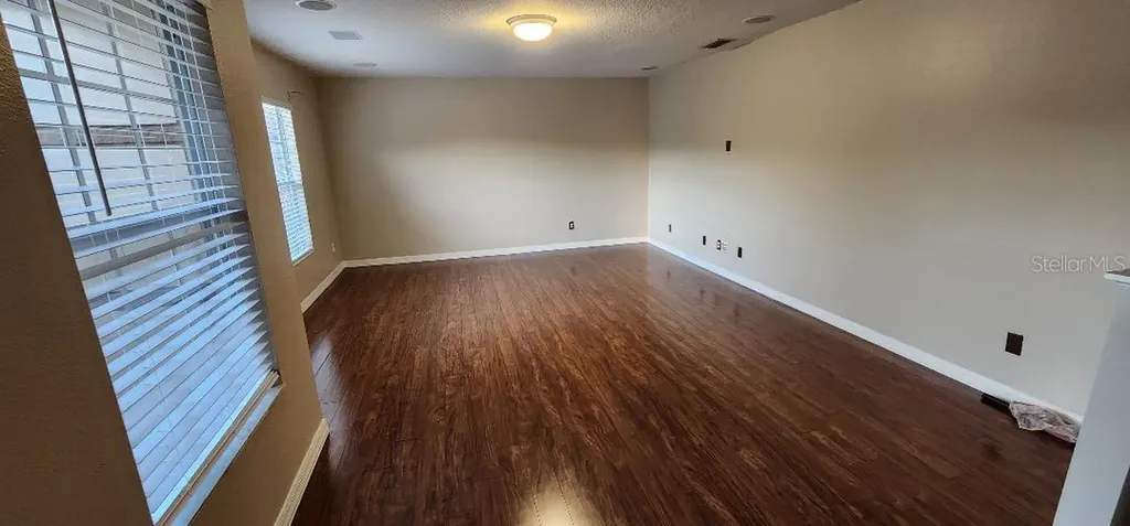 527 Windrose Drive Orlando FL 32824