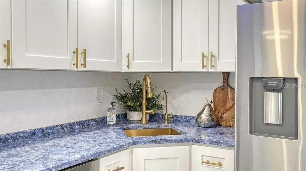 101 S Gulfstream Avenue Sarasota FL 34236