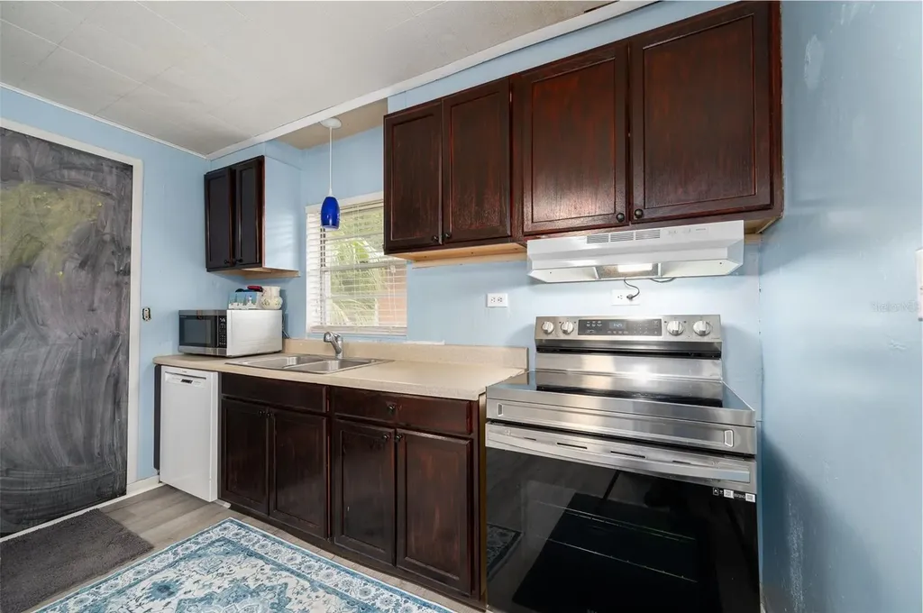 418 NW 27th Terrace Gainesville FL 32607