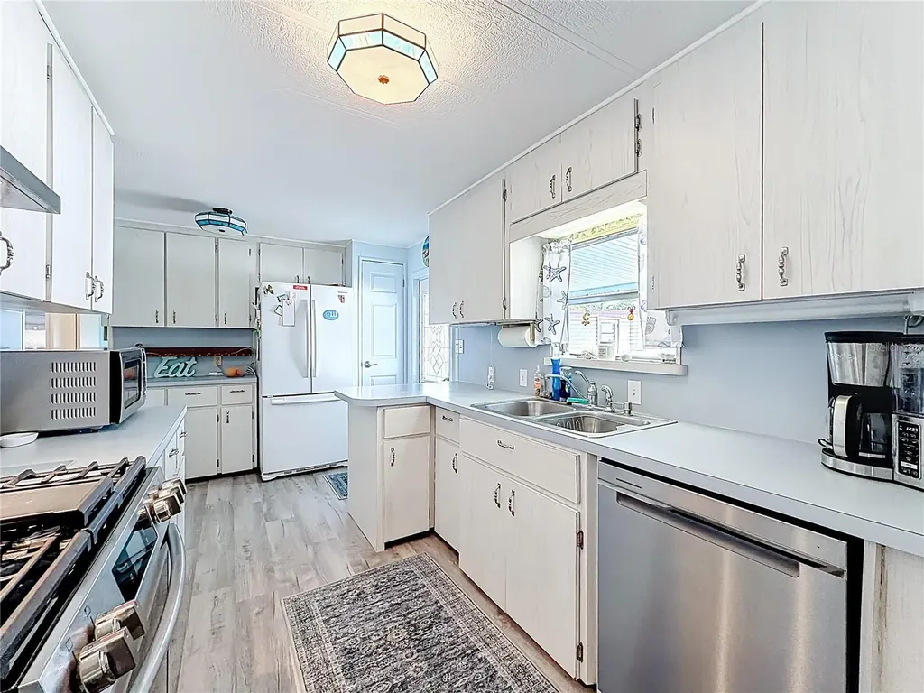 665 54th Street S Gulfport FL 33707