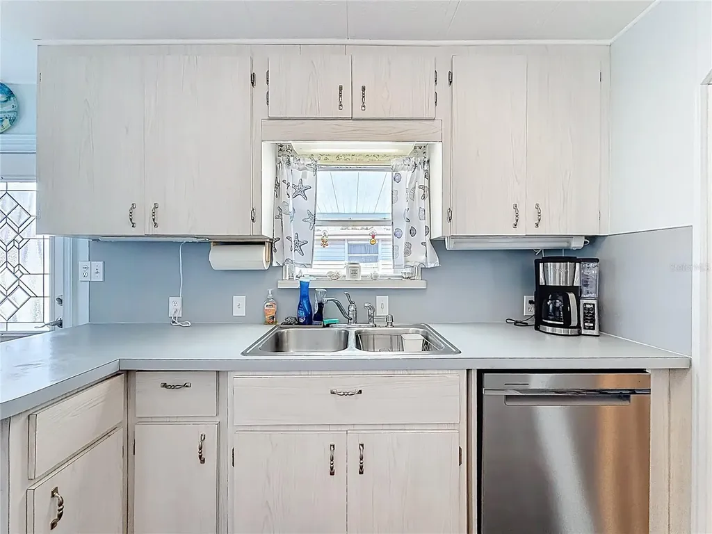 665 54th Street S Gulfport FL 33707
