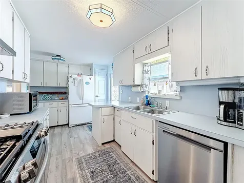 665 54th Street S Gulfport FL 33707