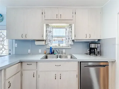 665 54th Street S Gulfport FL 33707