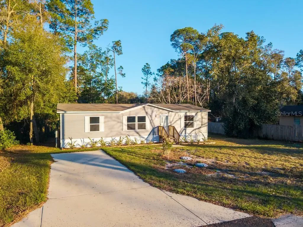 43740 Sunset Drive Paisley FL 32767
